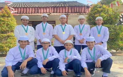 9 Santri MTs Al Irsyad Al Islamiyyah Bondowoso, Peroleh Medali Emas, Perak dan Perunggu Dalam Olimpiade  Sains Nasional.